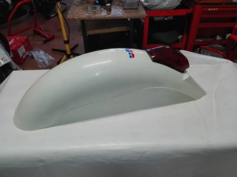 Parafango posteriore Ufo Plast bianco (2)
