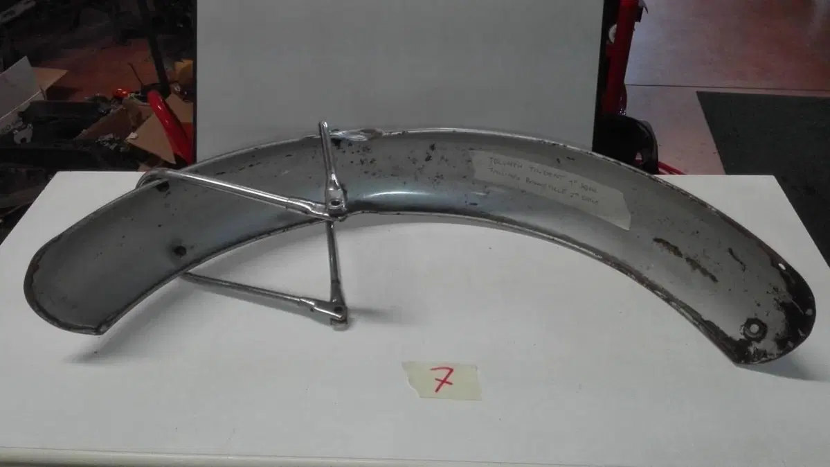 Parafango Triumph Trident (4)