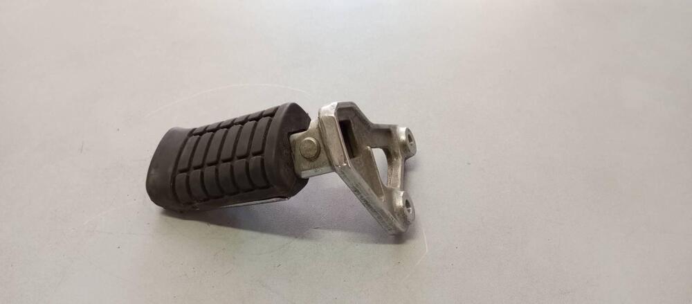 PEDANA DX HONDA VF750C RC07 (2)