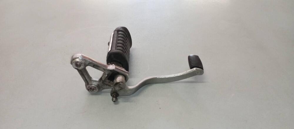 PEDANA SX CON LEVA CAMBIO HONDA VF750C RC07 (3)