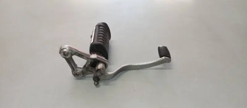 PEDANA SX CON LEVA CAMBIO HONDA VF750C RC07 (3)