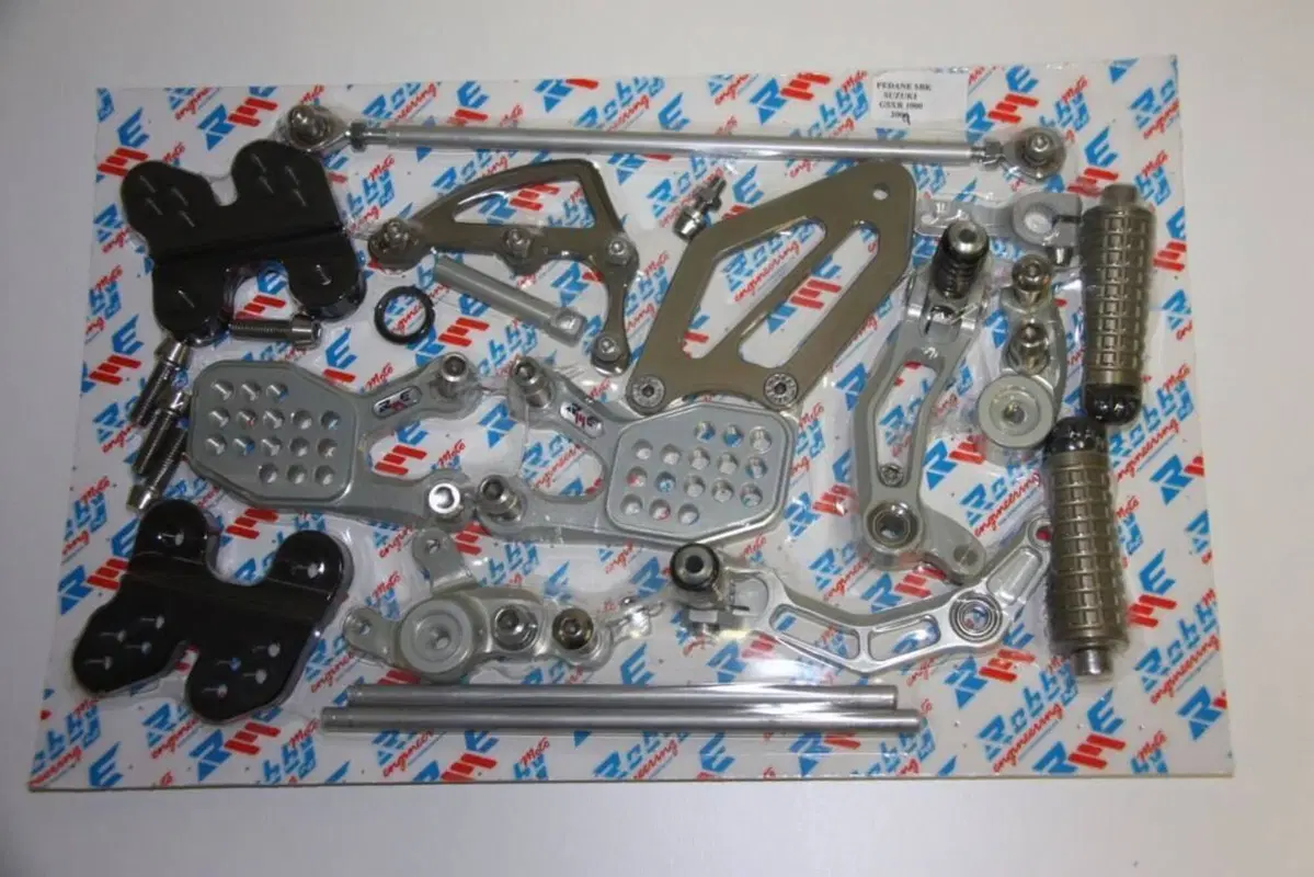 Pedane arretrate racing ROBBY MOTO SuzukiGSX-R1000 Robby Moto Engineering