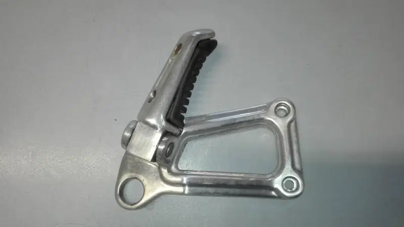 PEDANE PASSEGGIERO DUCATI851-888-SS600-SS750-SS900 (9)