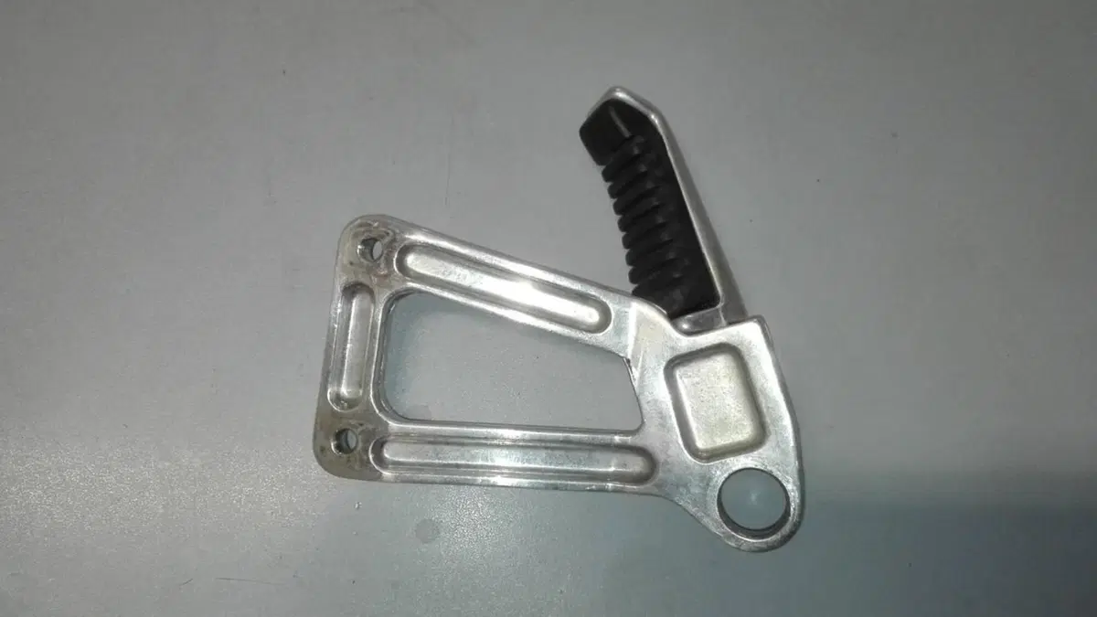 PEDANE PASSEGGIERO DUCATI851-888-SS600-SS750-SS900 (10)
