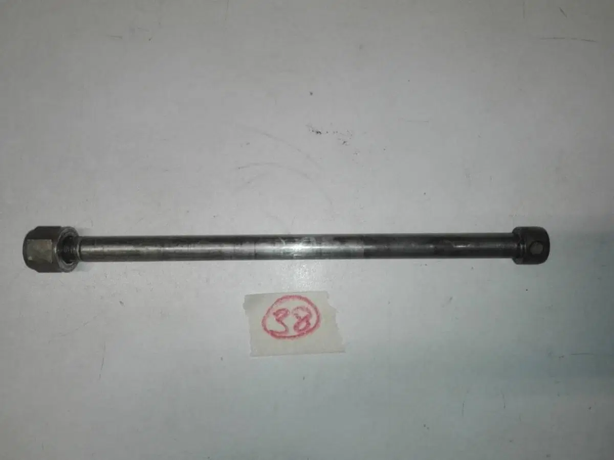 Perno ruota anteriore Suzuki RM 400 (4)