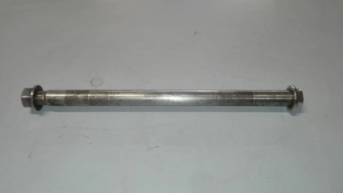 PERNO RUOTA POSTERIORE HONDA CBX 1000 '81-'82