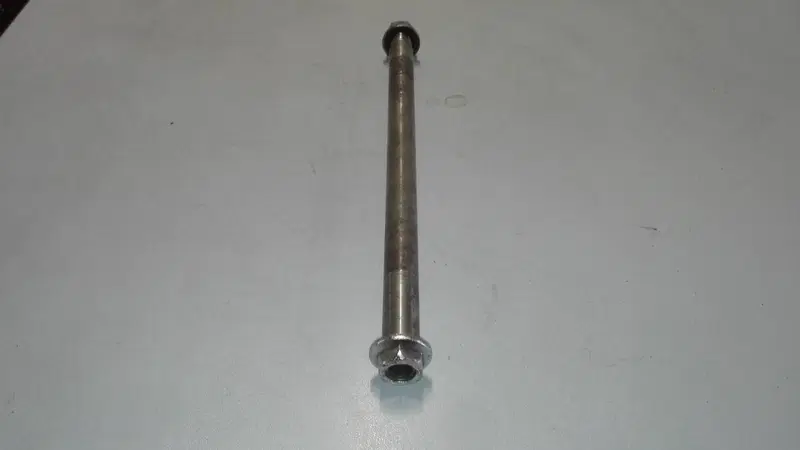 PERNO RUOTA POSTERIORE HONDA CBX 1000 '81-'82 (2)