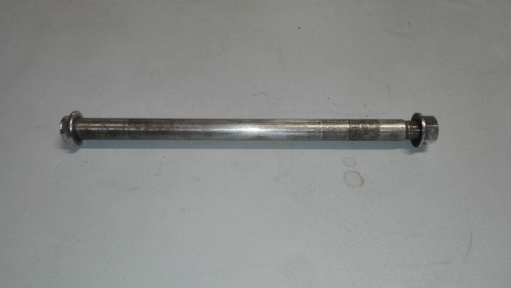 PERNO RUOTA POSTERIORE HONDA CBX 1000 '81-'82 (3)