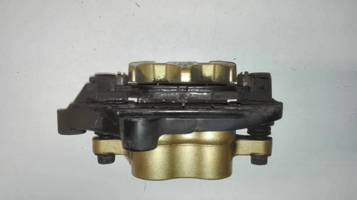 Pinza freno anteriore Yamaha Majesty 250 (4)