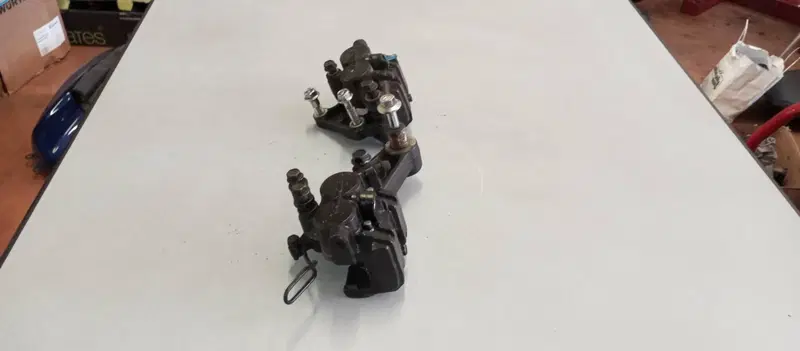 PINZE FRENO ANTERIORI HONDA VF750C RC07 (2)
