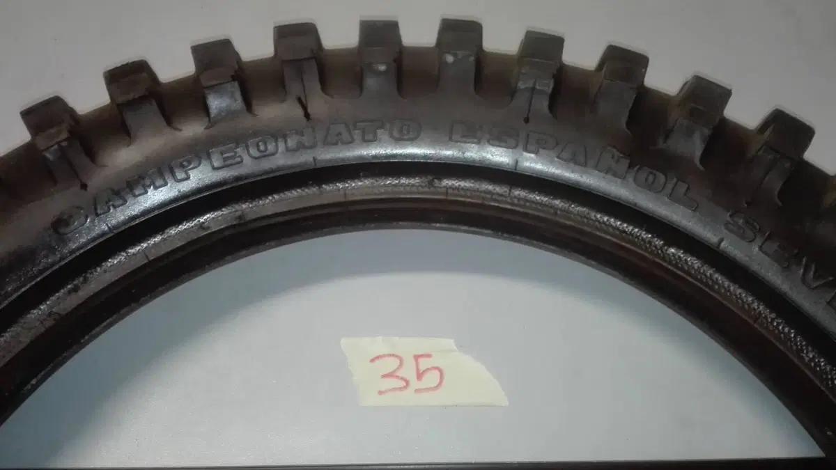 PNEUMATICO PIRELLI MT19 4.00-18 (4)