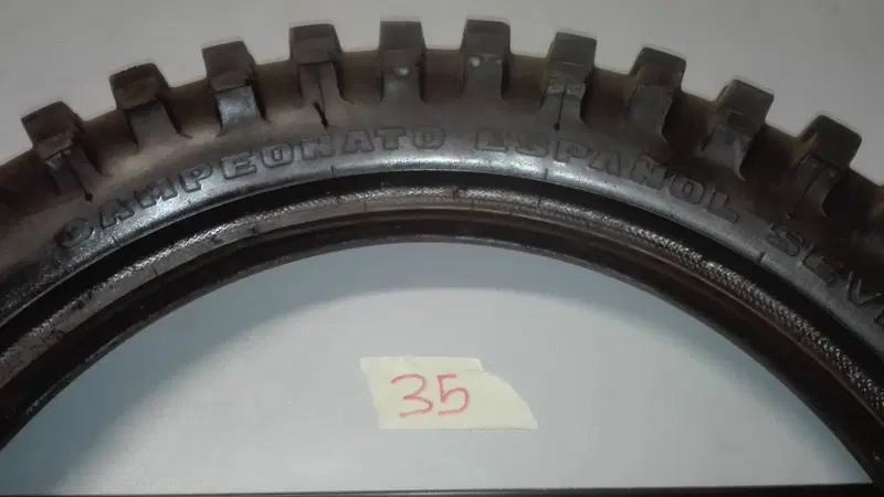 PNEUMATICO PIRELLI MT19 4.00-18 (4)
