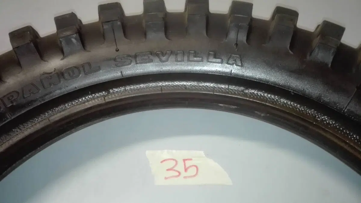 PNEUMATICO PIRELLI MT19 4.00-18 (5)