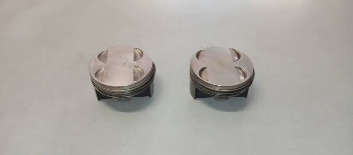 PISTONI DUCATI 748