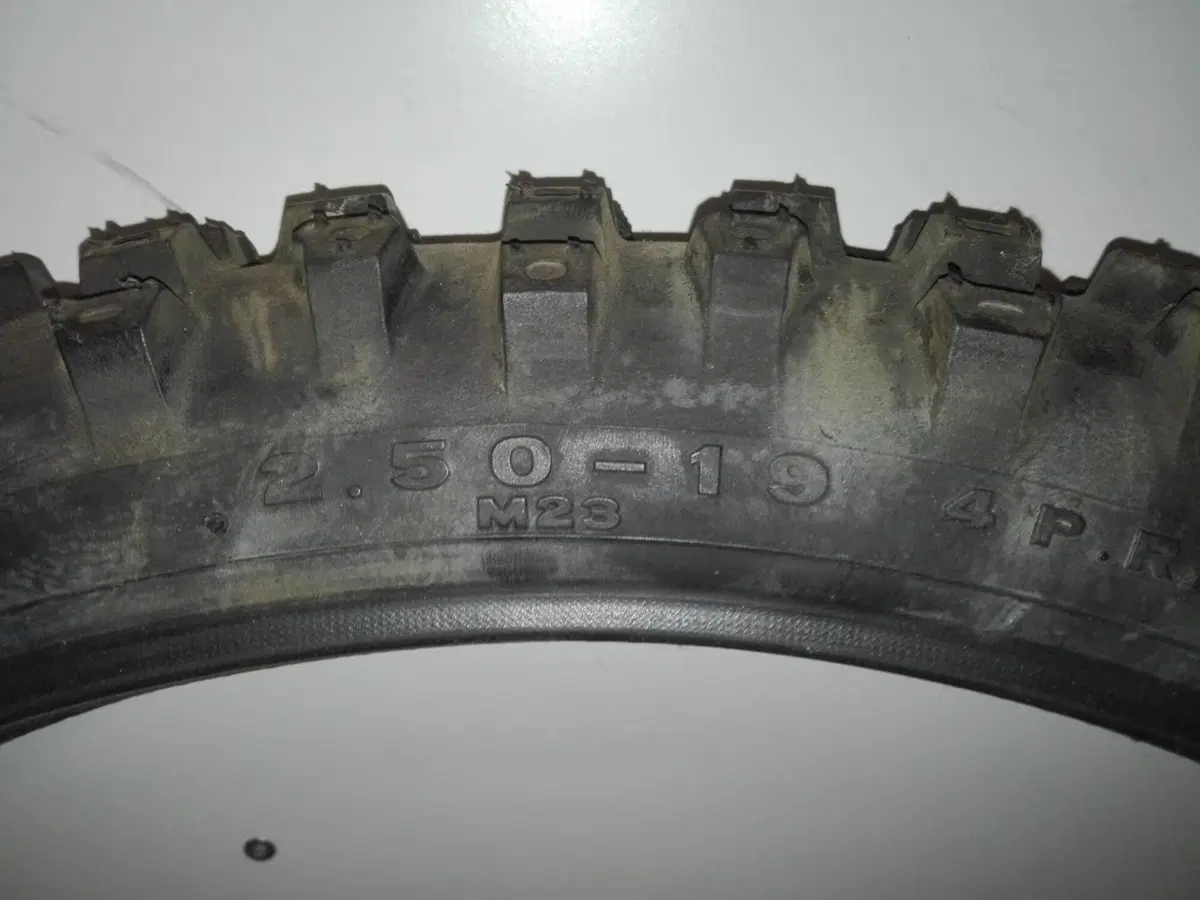 Pneumatico Bridgestone 19 pollici (4)