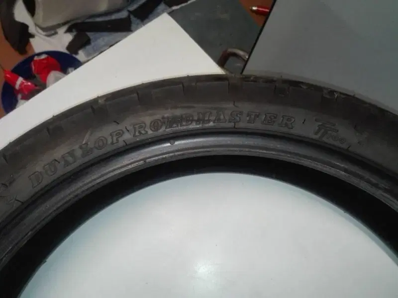 Pneumatico Dunlop posteriore 18 pollici (2)