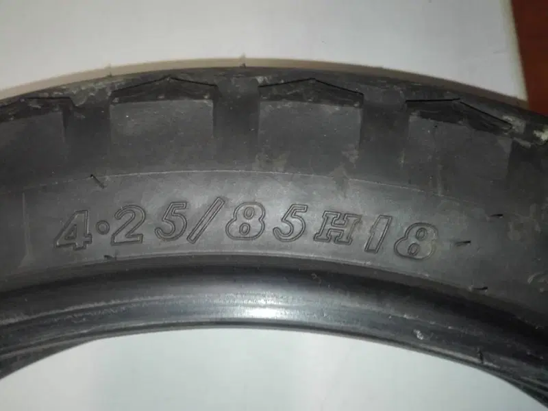 Pneumatico Dunlop posteriore 18 pollici (3)