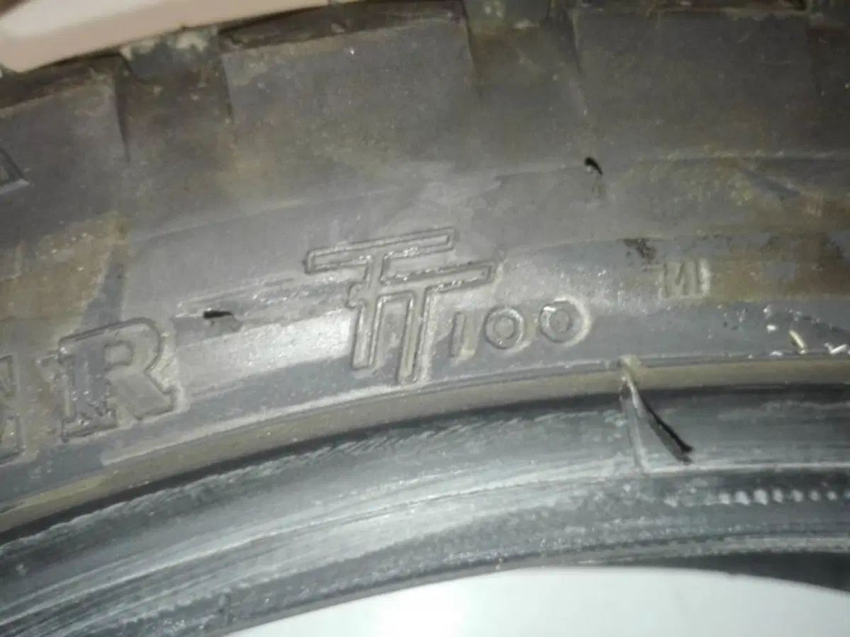 Pneumatico Dunlop posteriore 18 pollici (4)