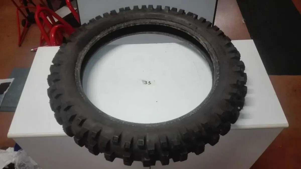 Pneumatico WEE RUBBER 100.100 x 18