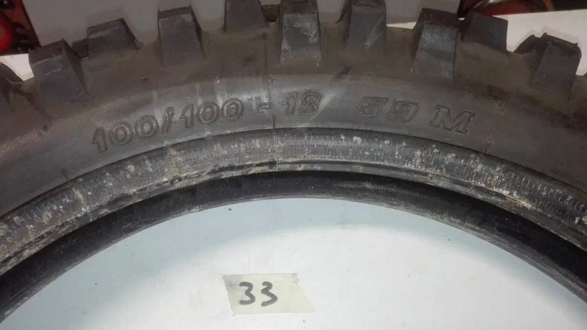 Pneumatico WEE RUBBER 100.100 x 18 (3)