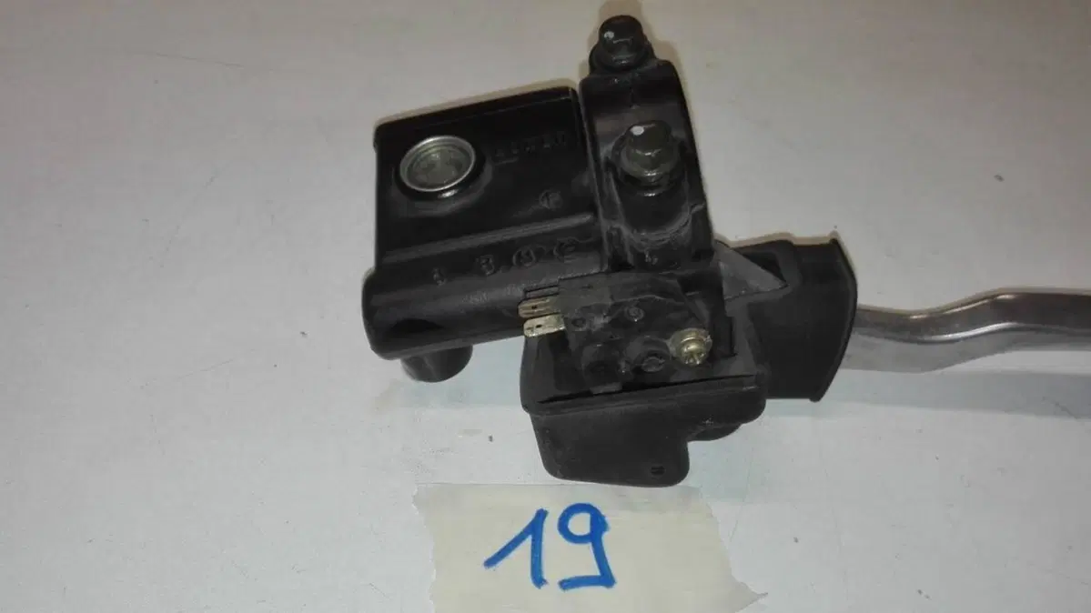Pompa freno ant.Suzuki Burgman 400 2004 (3)