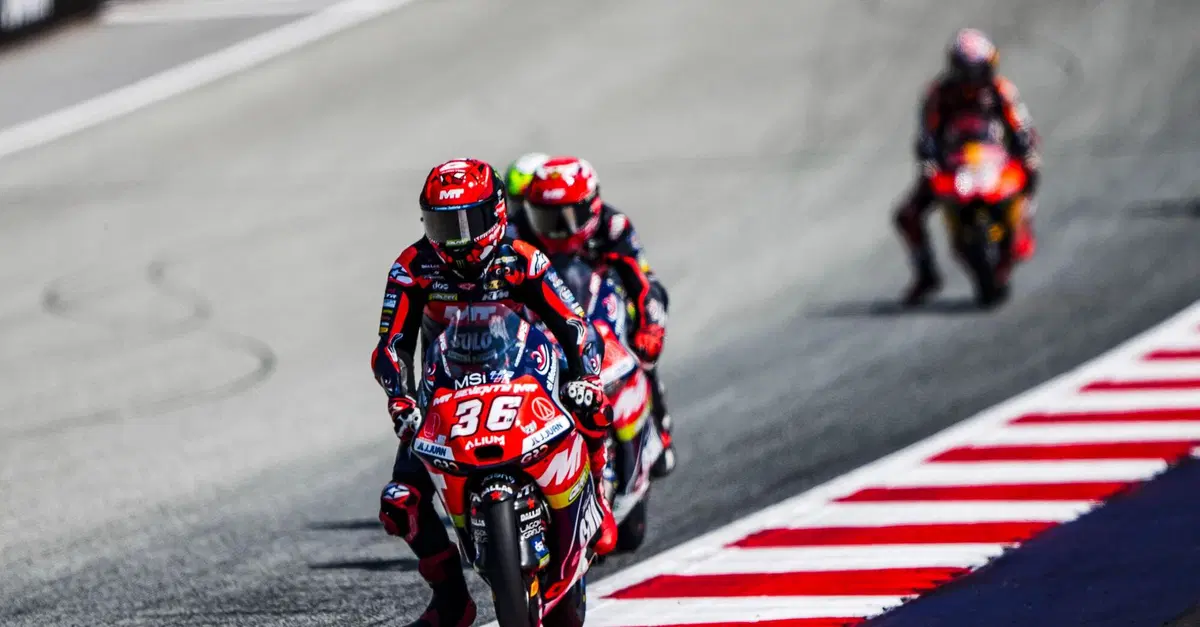 MotoGP 2025. GP di Austria. Moto3: vittoria di Angel Piqueras! Polemica per il sorpasso di David Munoz su Maximo Quiles