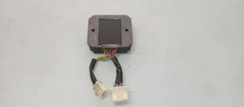 REGOLATORE DI TENSIONE HONDA VF750C RC07 (6)