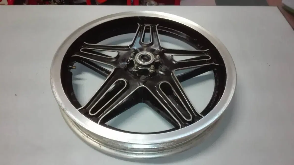 RUOTA ANTERIORE HONDA CBX 1000 (4)
