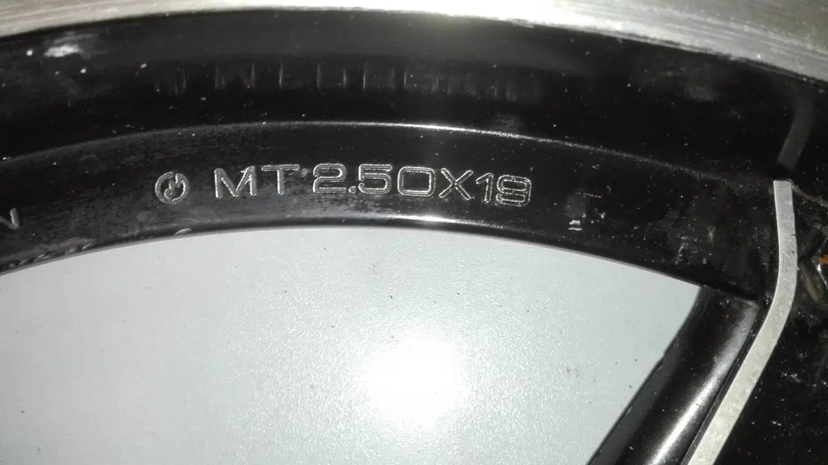 RUOTA ANTERIORE HONDA CBX 1000 (5)