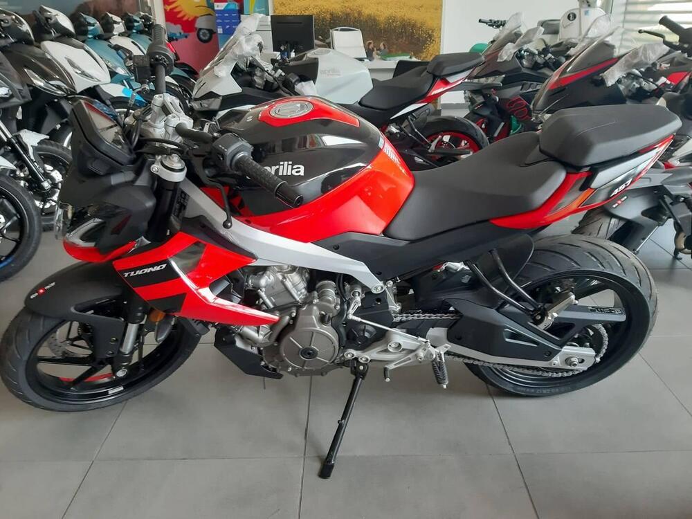 Aprilia Tuono 457 (2025) (2)