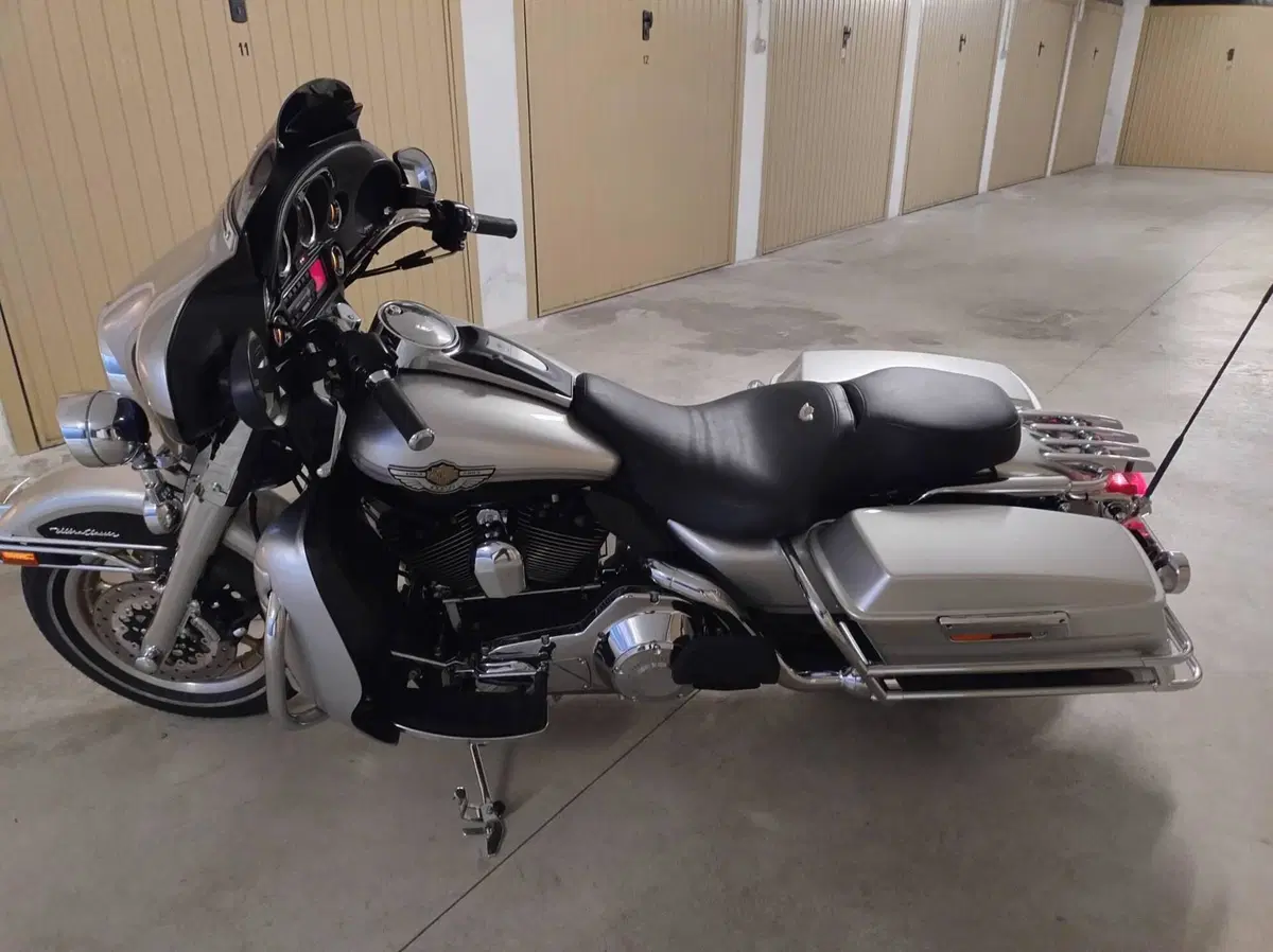 Harley-Davidson 1450 Electra Glide Ultra Classic (2003 - 05) - FLHTCUI (2)