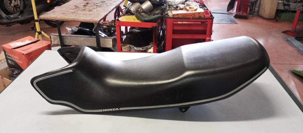 SELLA HONDA 500 CX TURBO (3)