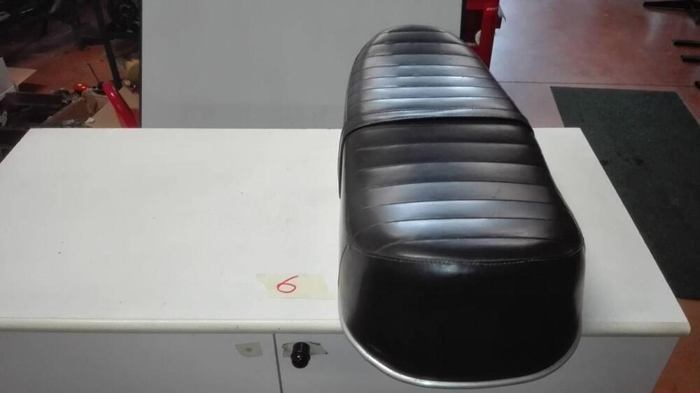 Sella Suzuki Titan 500 (2)