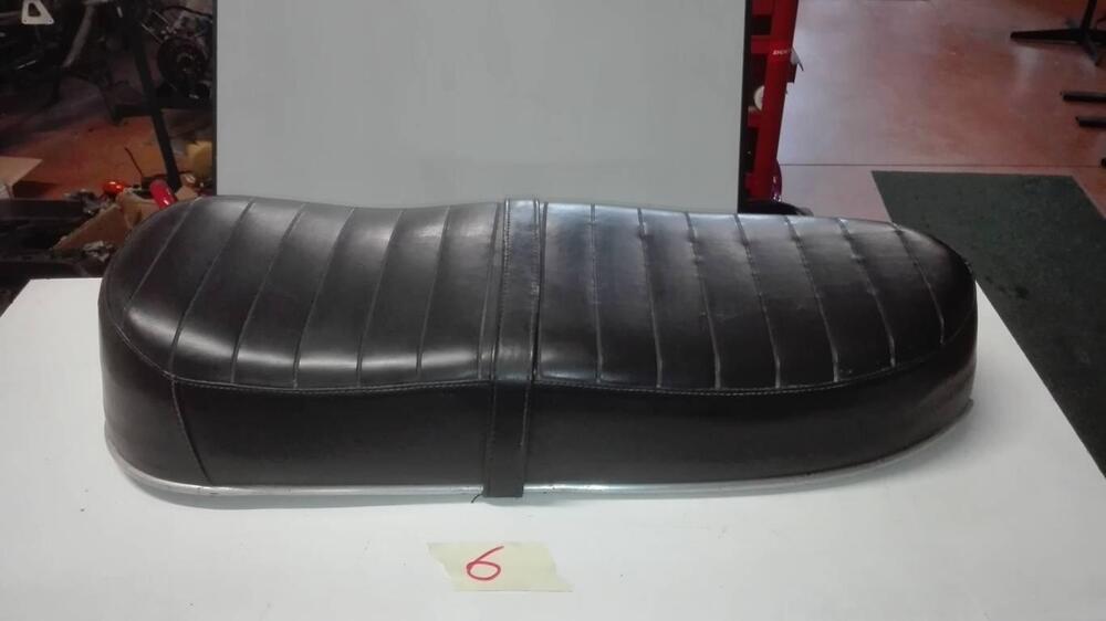 Sella Suzuki Titan 500 (3)