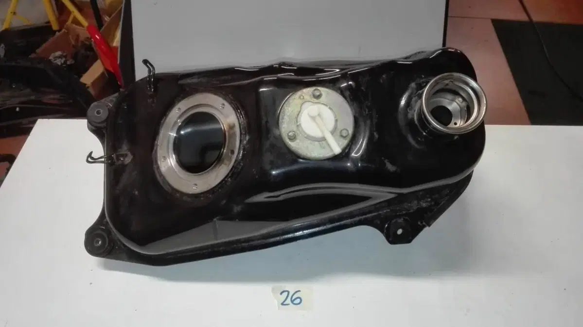 Serbatoio carburante Suzuki Burgman 400 2004 (3)