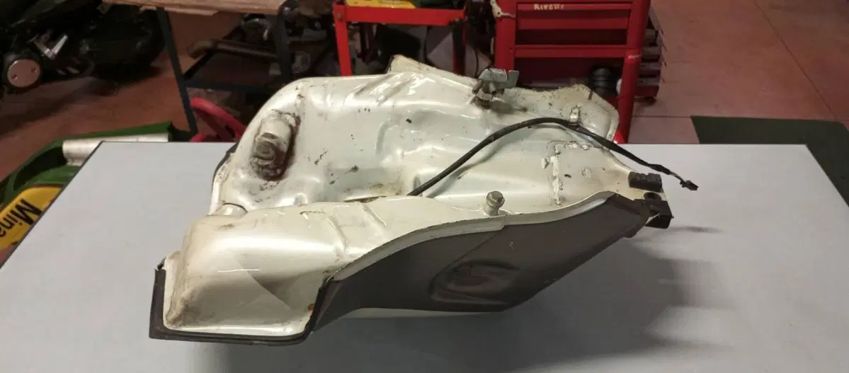 Serbatoio Honda cx 500 turbo (7)