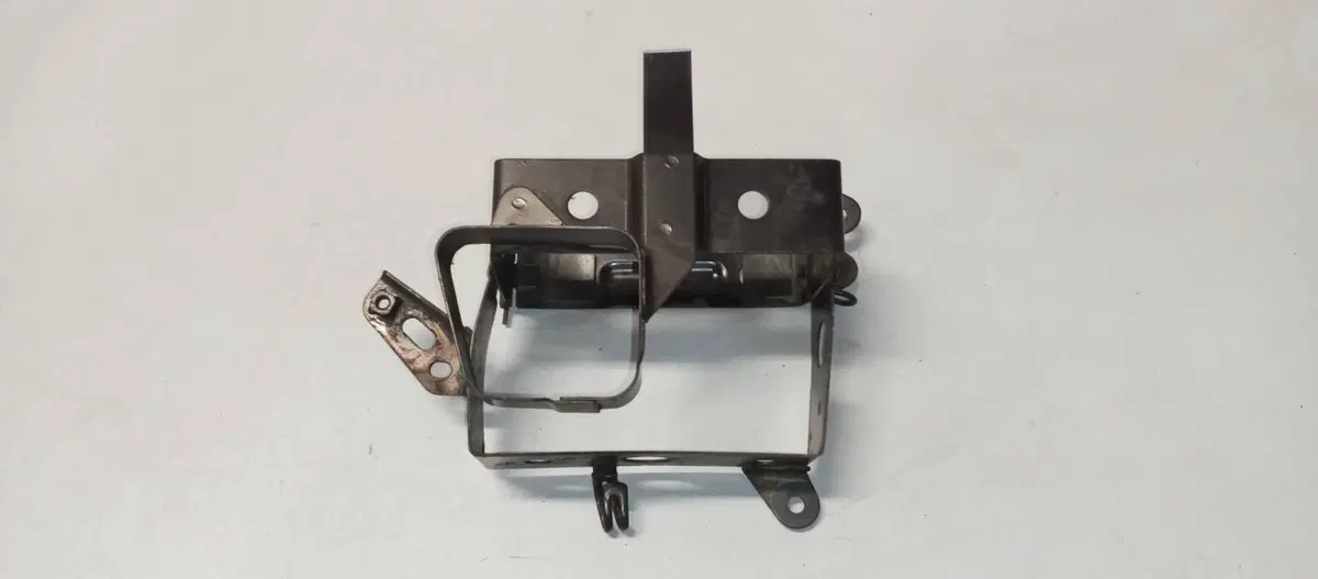SUPPORTO BATTERIA HONDA CX 500 TURBO (4)