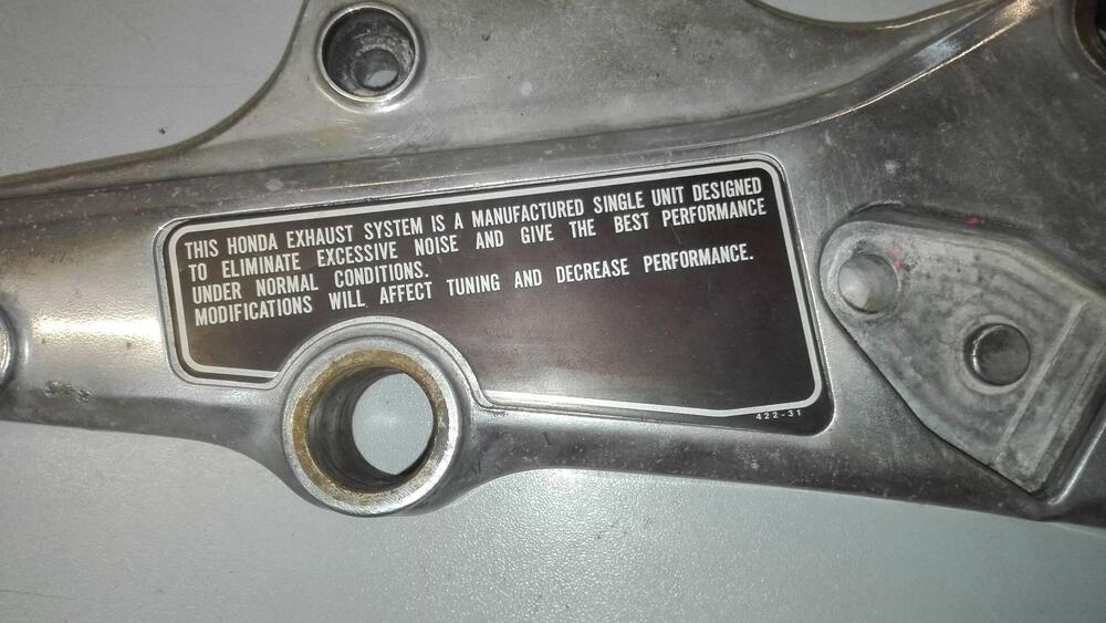 SUPPORTO PEDANA DESTRA HONDA CBX 1000 (2)