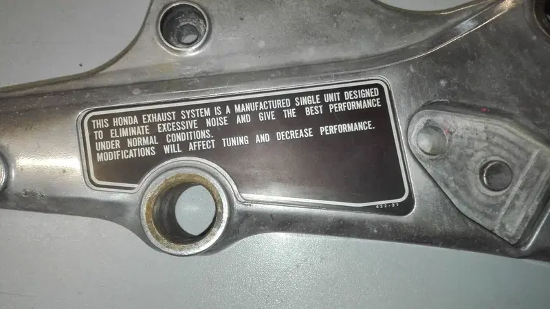 SUPPORTO PEDANA DESTRA HONDA CBX 1000 (2)