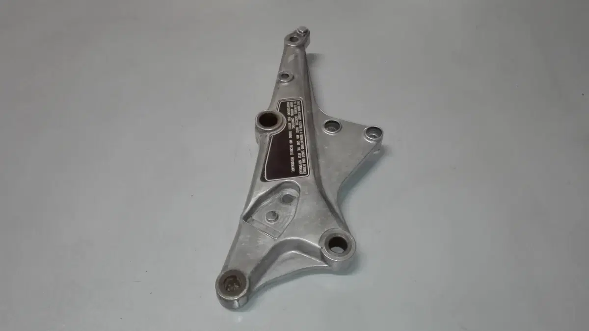SUPPORTO PEDANA DESTRA HONDA CBX 1000 (3)
