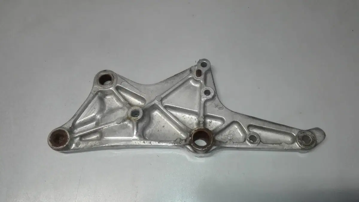 SUPPORTO PEDANA DESTRA HONDA CBX 1000 (6)