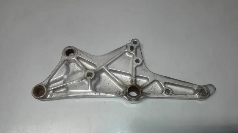 SUPPORTO PEDANA DESTRA HONDA CBX 1000 (6)
