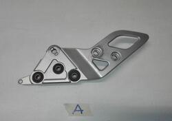 Supporto pedana destra Suzuki Bandit