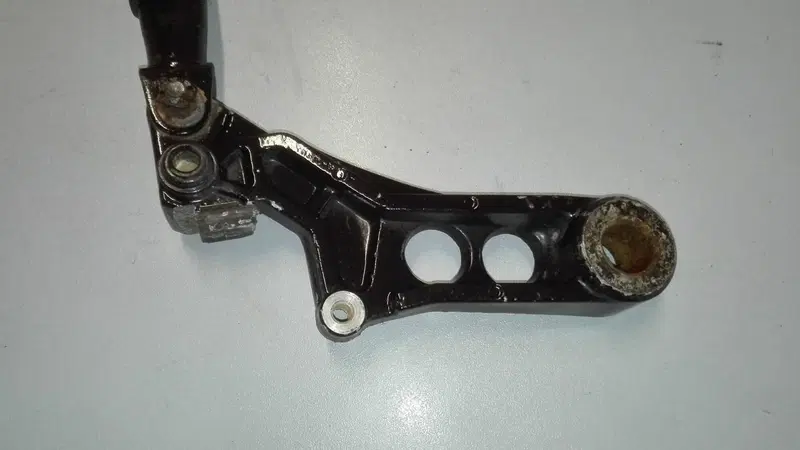 SUPPORTO PINZA POSTERIORE HONDA CBX 1000 '81-'82 (5)