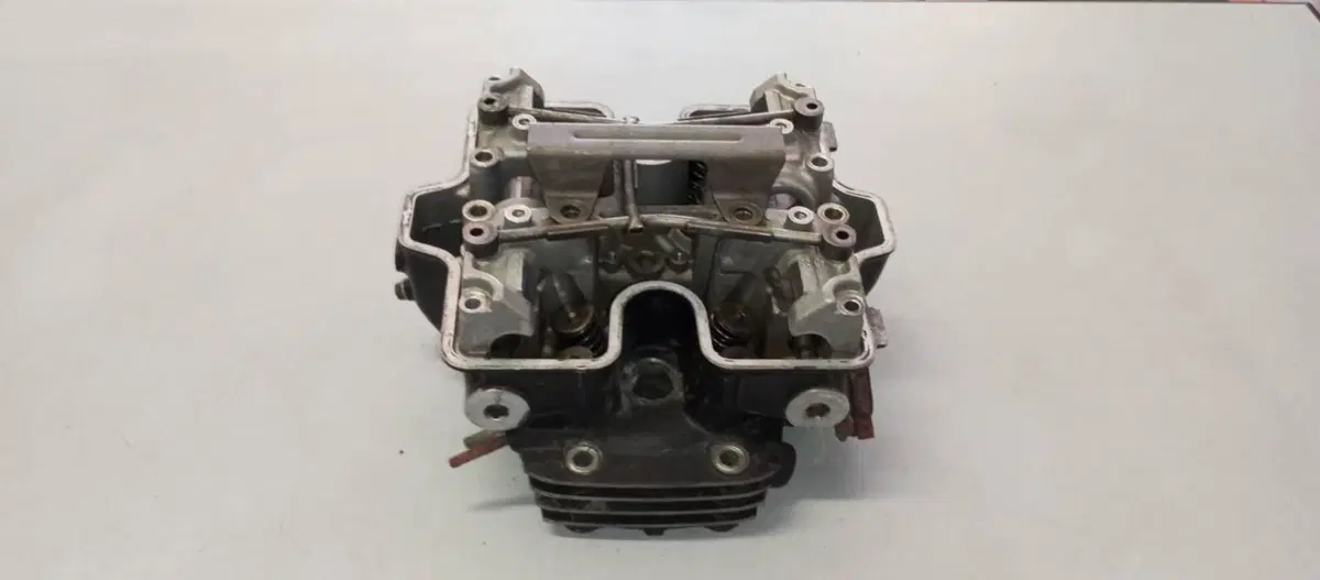 TESTA ANTERIORE HONDA VF750C RC07