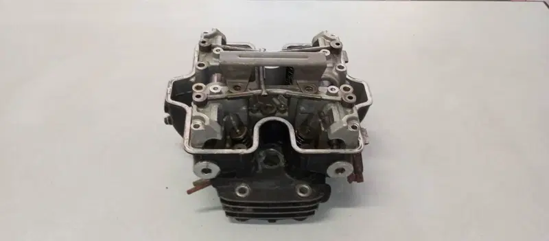 TESTA ANTERIORE HONDA VF750C RC07