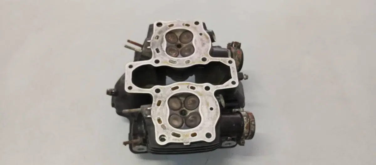 TESTA ANTERIORE HONDA VF750C RC07 (6)