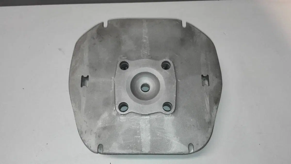 Testa per motore 125 raffreddato ad aria Z (3)