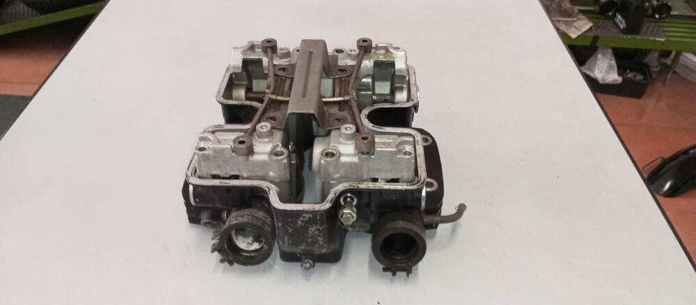 TESTA POSTERIORE HONDA VF750C RC07 (4)