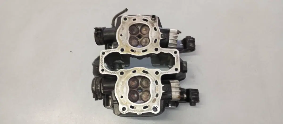 TESTA POSTERIORE HONDA VF750C RC07 (6)